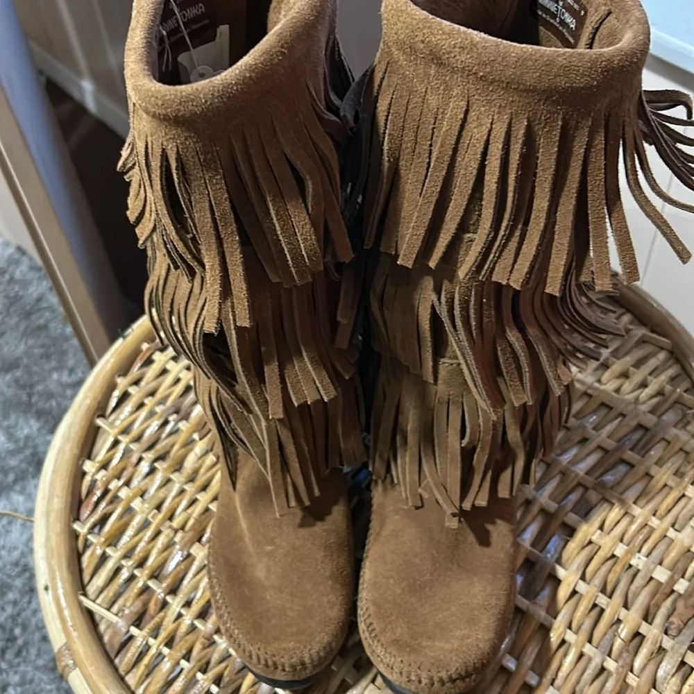 Minnetonkaka size 6. - Picture 2 of 9